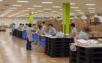 国内物流を担当